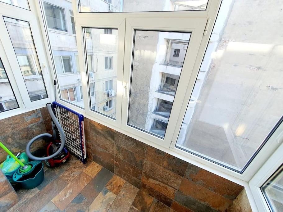 Downtown, Ideal For Longer Stays, Family Friendly Apartment - Nb73A Bukarest Exteriör bild