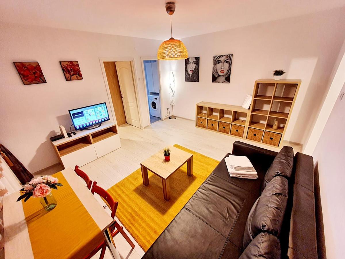 Downtown, Ideal For Longer Stays, Family Friendly Apartment - Nb73A Bukarest Exteriör bild