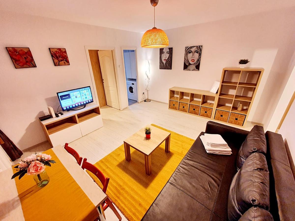 Downtown, Ideal For Longer Stays, Family Friendly Apartment - Nb73A Bukarest Exteriör bild